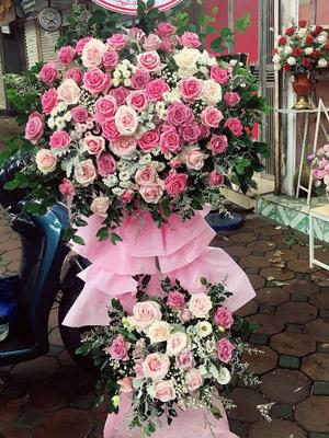 Kệ hoa hồng chúc mừng
